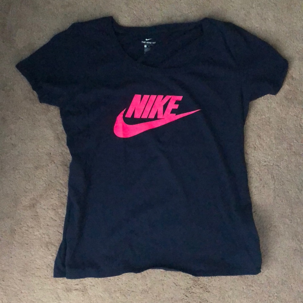 Youth girls Nike T-shirt